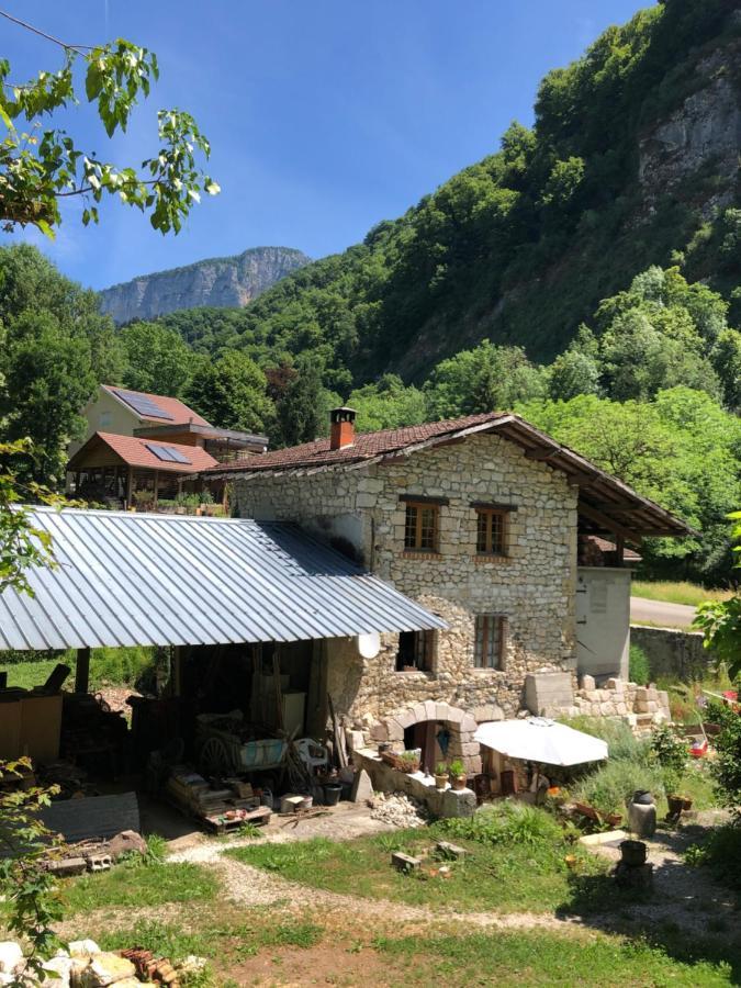 Au Pied Du Vercors Tout Est Permis La Riviere  Eksteriør bilde